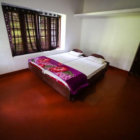 Misty Valley Hill Resorts Nelliyampathy Exterior photo